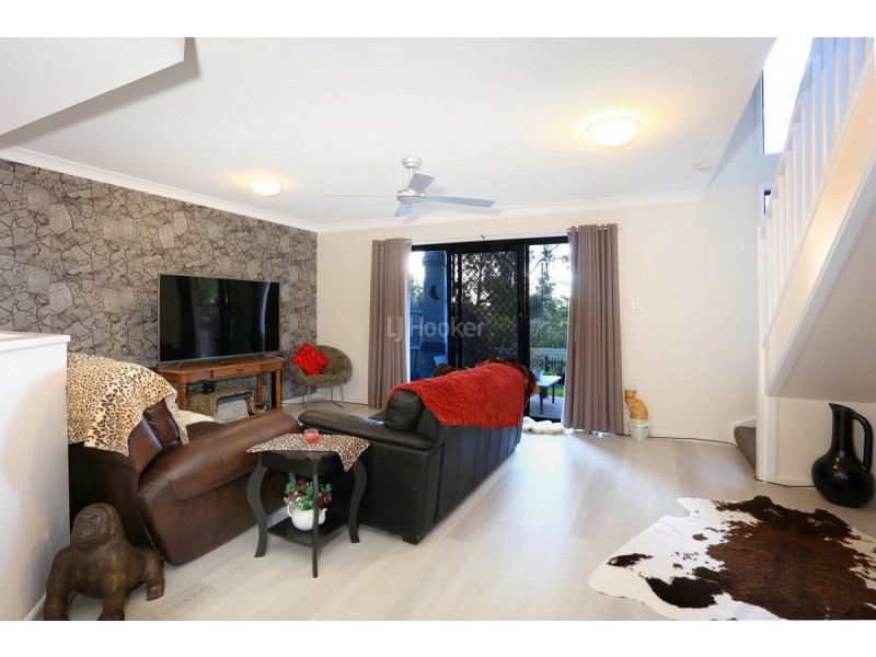 271/125 Hansford Road, Coombabah QLD 4216