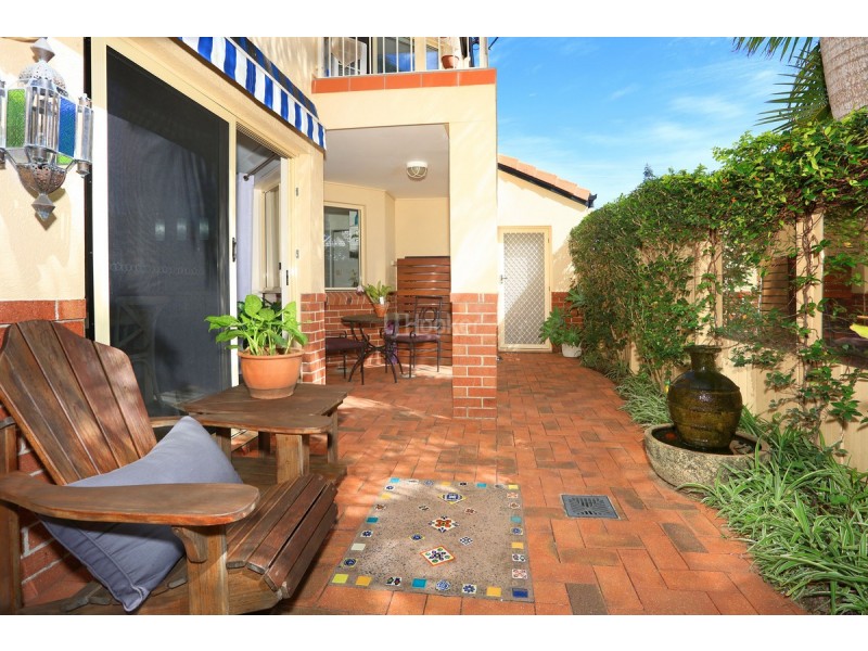 1/51 Markham Avenue, Runaway Bay QLD 4216