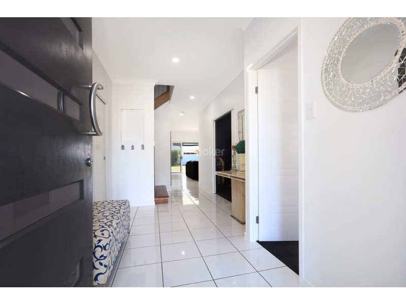 1 Harbour Rise, Hope Island QLD 4212