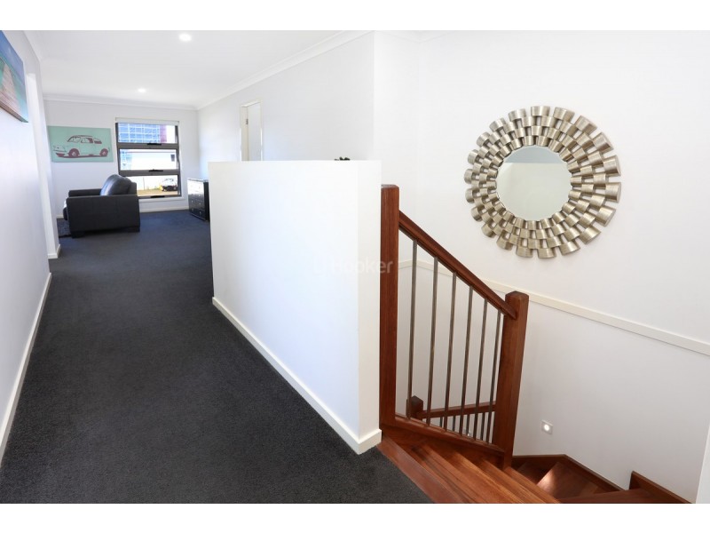 1 Harbour Rise, Hope Island QLD 4212