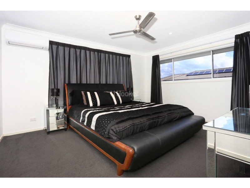 1 Harbour Rise, Hope Island QLD 4212