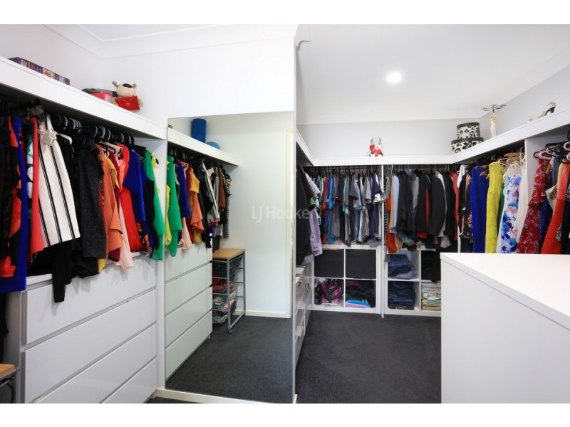 1 Harbour Rise, Hope Island QLD 4212