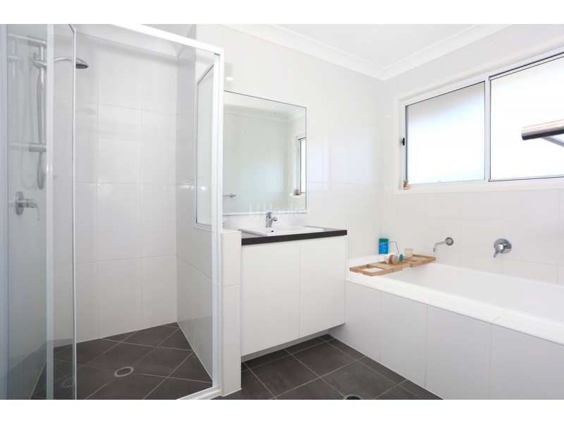 1 Harbour Rise, Hope Island QLD 4212