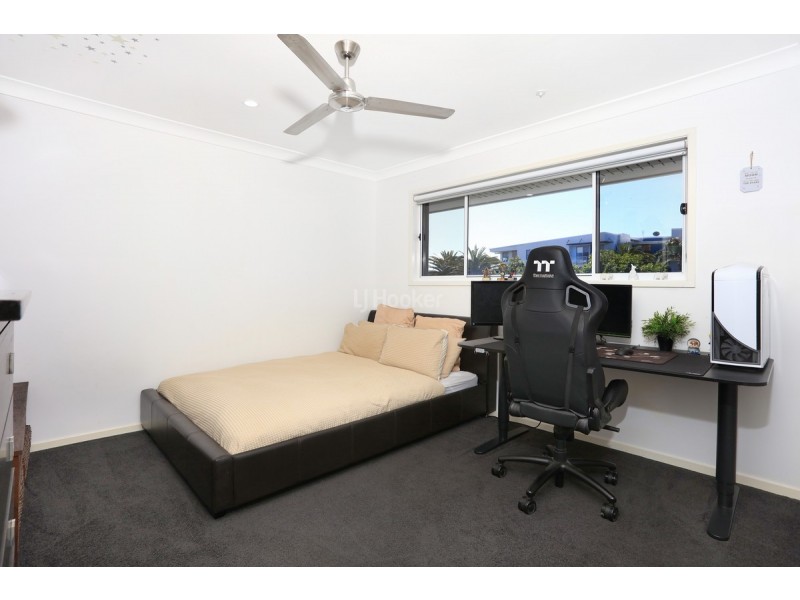 1 Harbour Rise, Hope Island QLD 4212