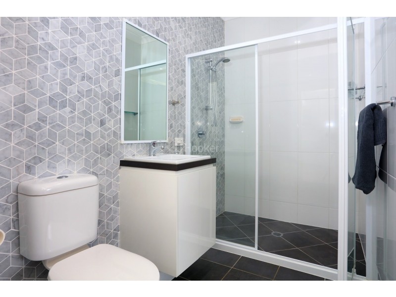 1 Harbour Rise, Hope Island QLD 4212