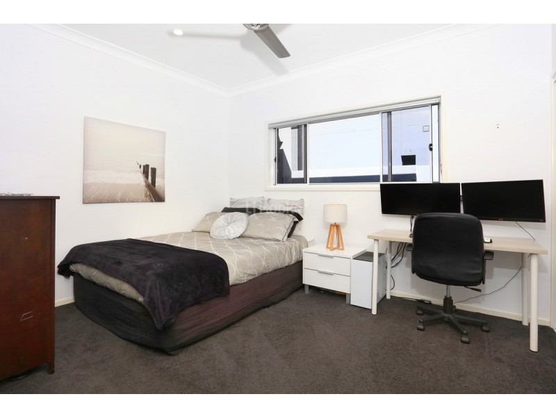 1 Harbour Rise, Hope Island QLD 4212