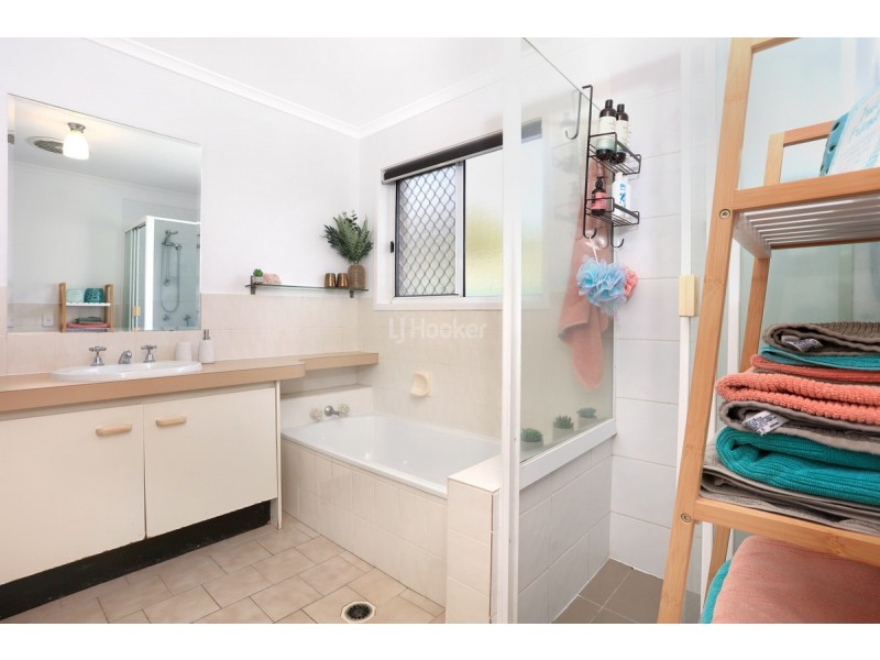 2/13 Hentdale Court, Labrador QLD 4215