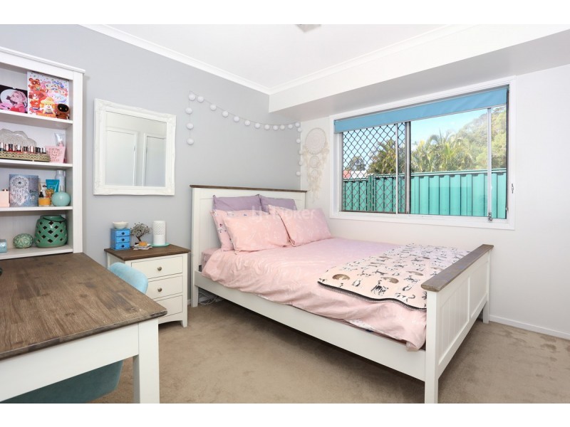 2/13 Hentdale Court, Labrador QLD 4215