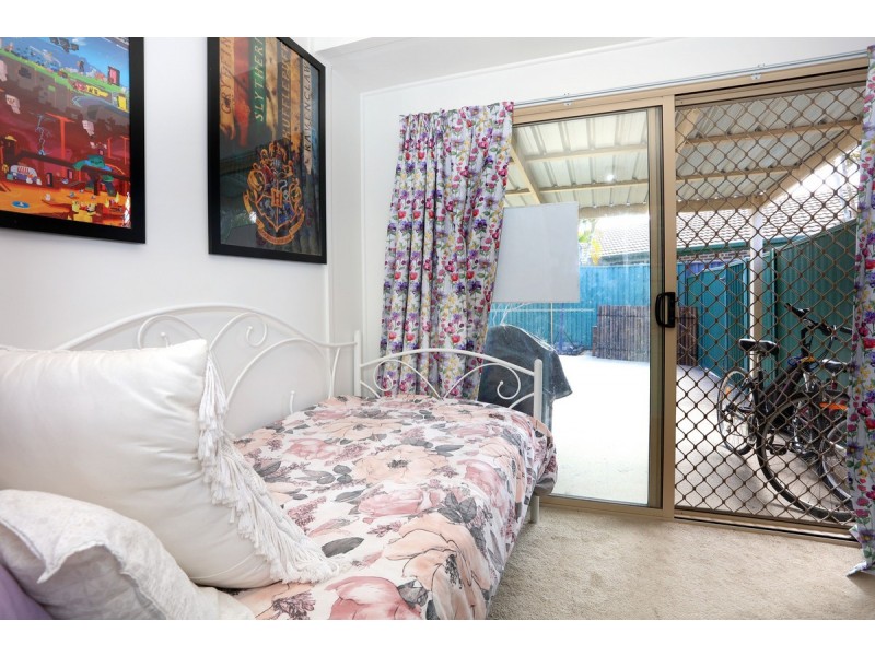 2/13 Hentdale Court, Labrador QLD 4215