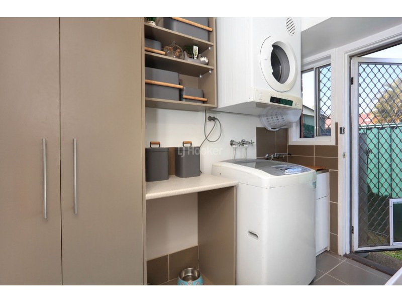 2/13 Hentdale Court, Labrador QLD 4215