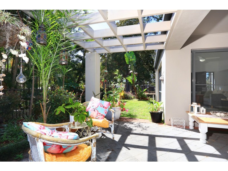 8 Zac Avenue, Coombabah QLD 4216