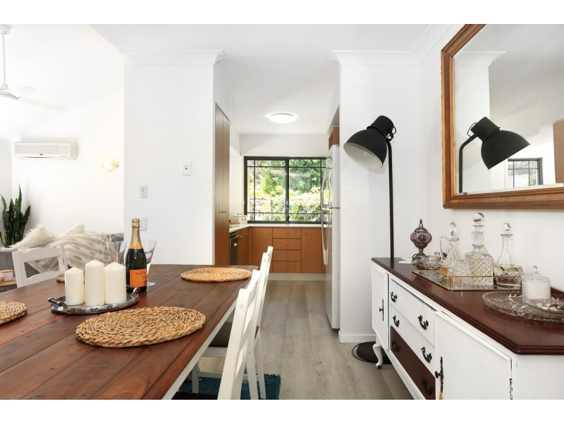 8 Zac Avenue, Coombabah QLD 4216