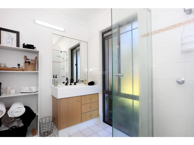 8 Zac Avenue, Coombabah QLD 4216