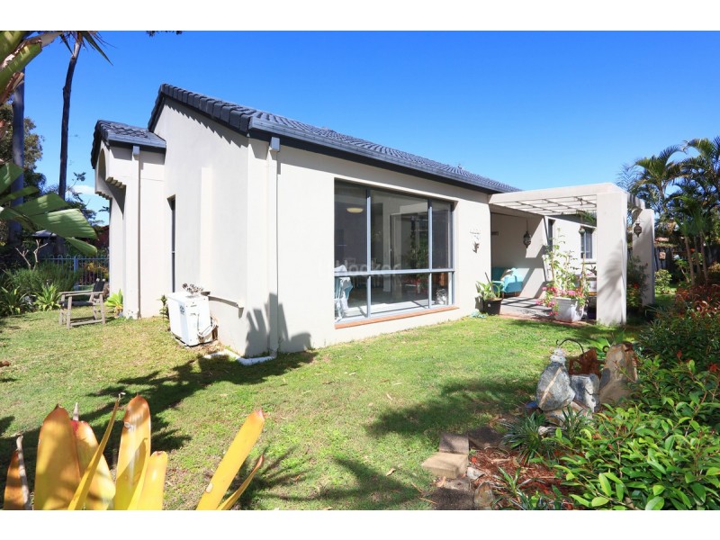 8 Zac Avenue, Coombabah QLD 4216