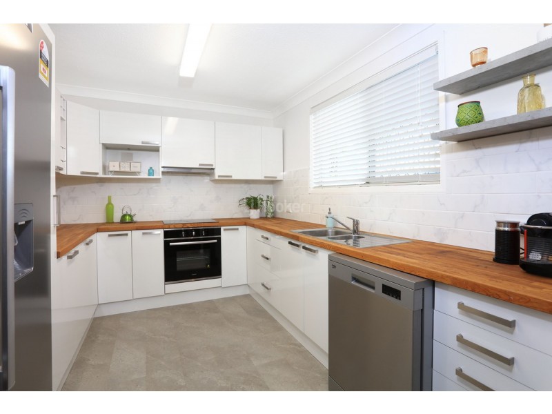 31 Nalkari Street, Coombabah QLD 4216