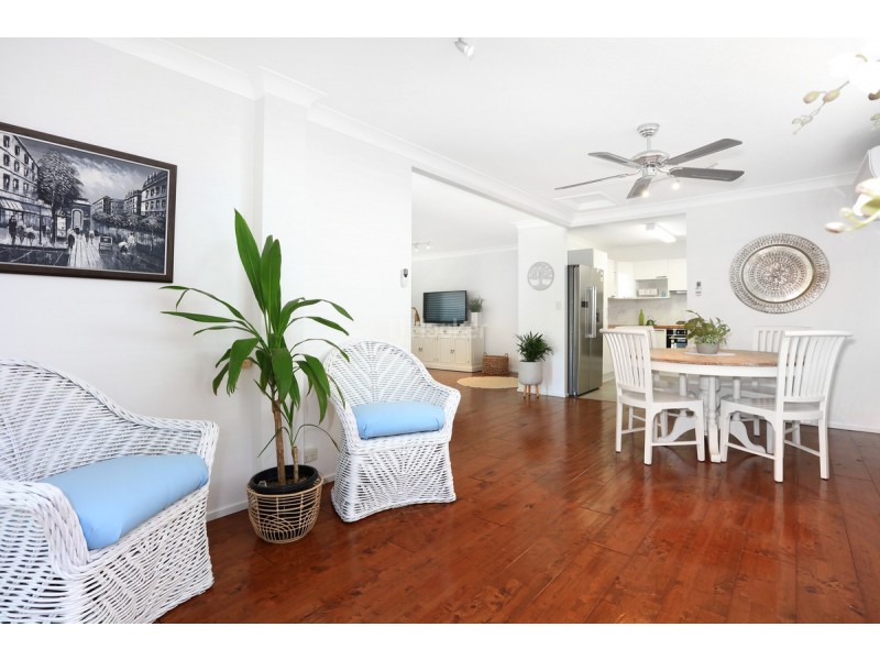 31 Nalkari Street, Coombabah QLD 4216