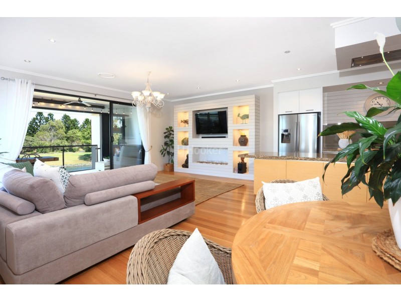 6091 Lugano Drive, Hope Island QLD 4212