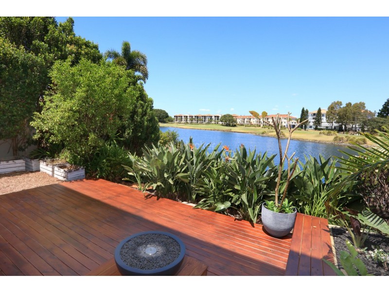 6091 Lugano Drive, Hope Island QLD 4212