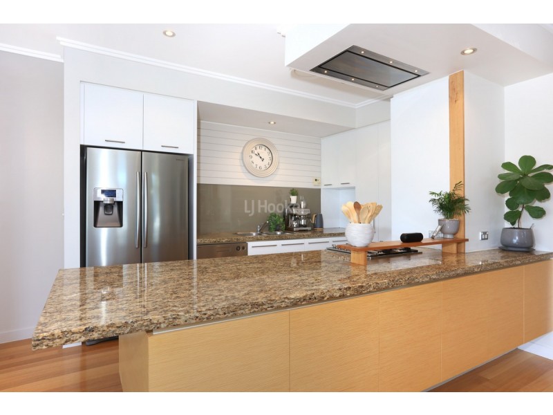 6091 Lugano Drive, Hope Island QLD 4212