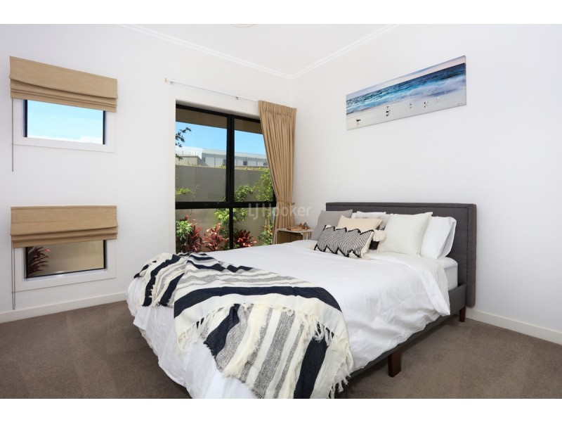 6091 Lugano Drive, Hope Island QLD 4212