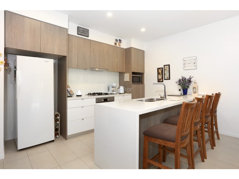 16 Sorrento Street, Hope Island QLD 4212