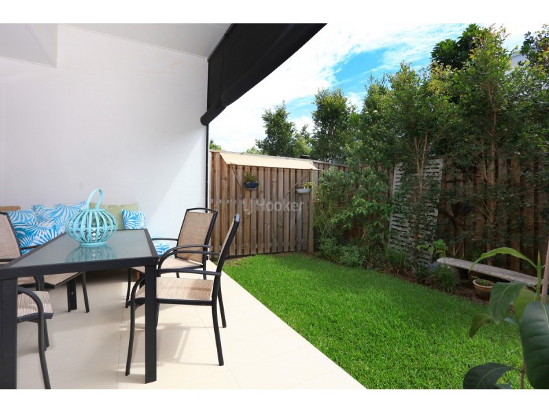 16 Sorrento Street, Hope Island QLD 4212