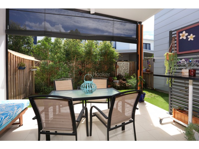 16 Sorrento Street, Hope Island QLD 4212