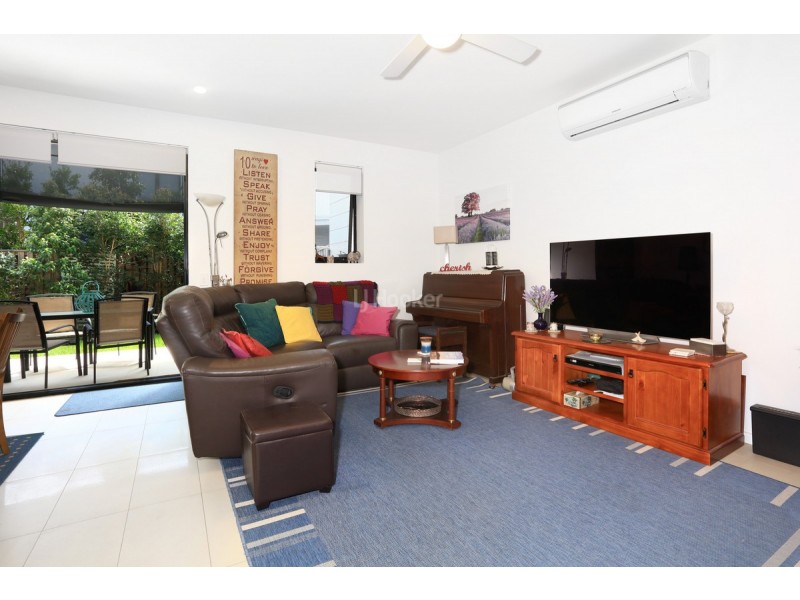 16 Sorrento Street, Hope Island QLD 4212