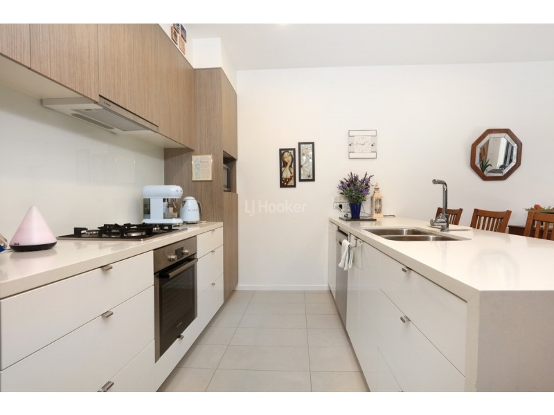 16 Sorrento Street, Hope Island QLD 4212