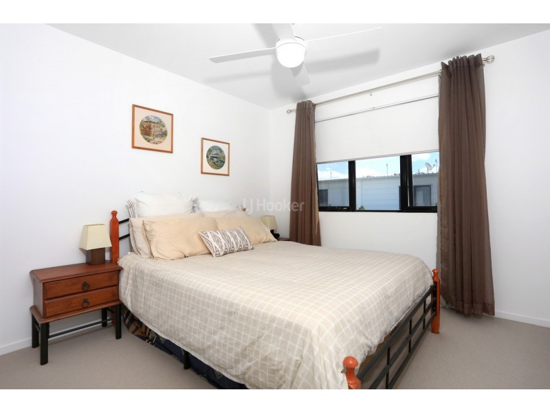 16 Sorrento Street, Hope Island QLD 4212