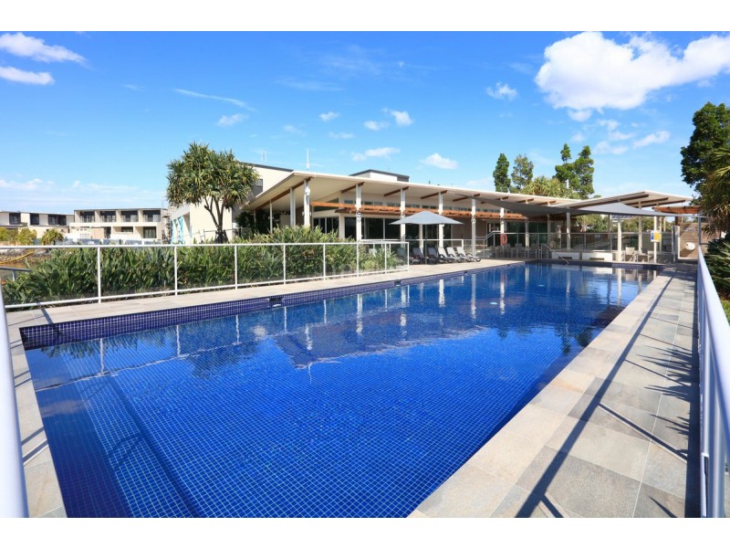 16 Sorrento Street, Hope Island QLD 4212