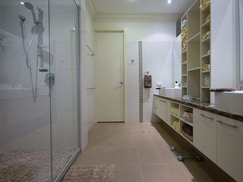 26 Seaspray Street, Paradise Point QLD 4216