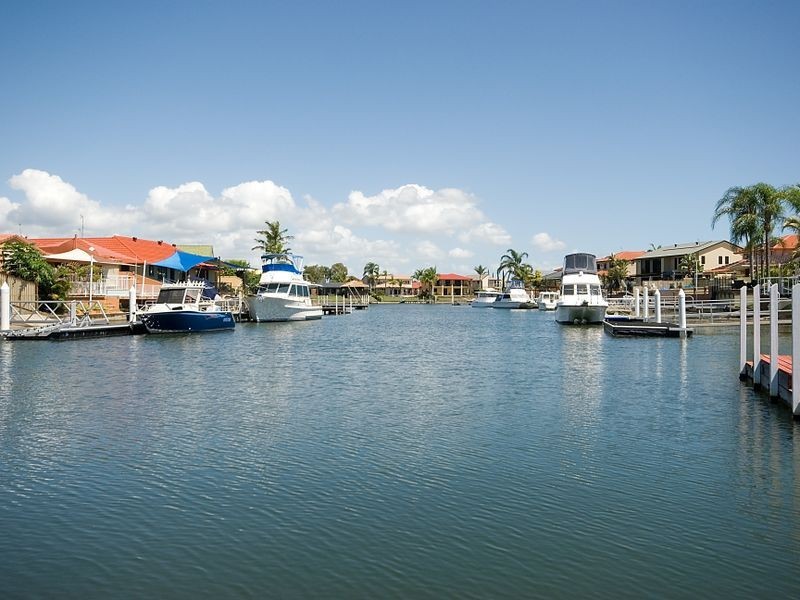 26 Seaspray Street, Paradise Point QLD 4216