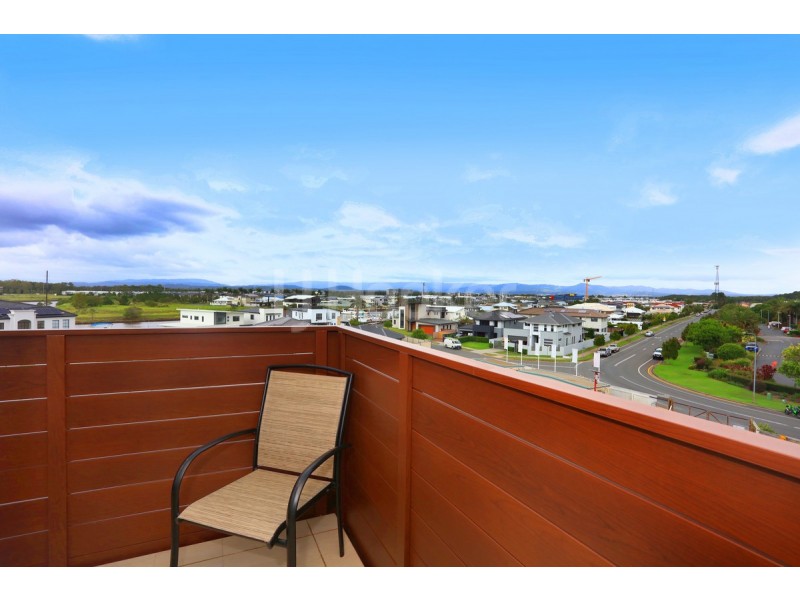 72/93 Sheehan Avenue, Hope Island QLD 4212