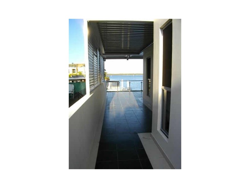 4/27-29 Madang Crescent, Runaway Bay QLD 4216