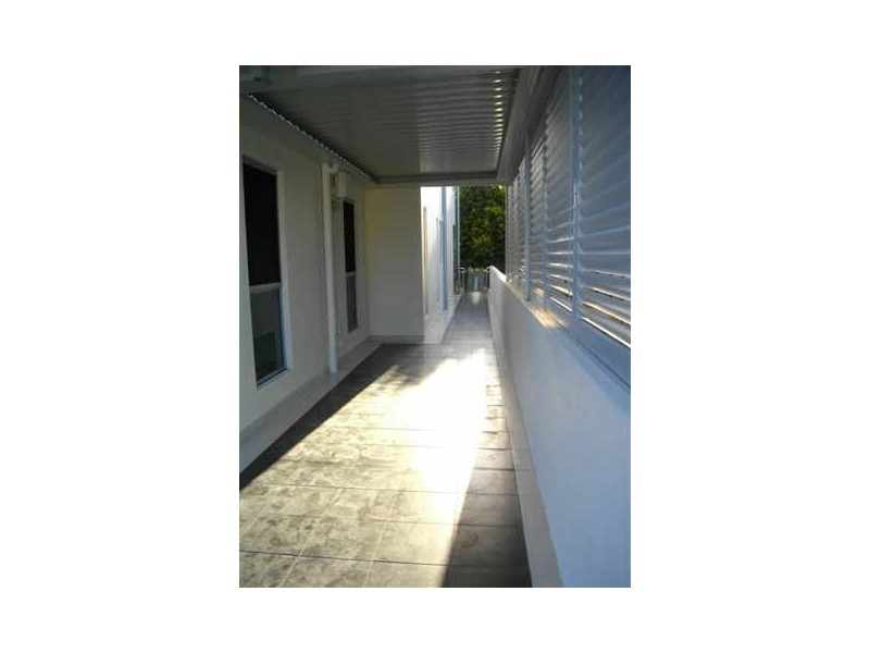 4/27-29 Madang Crescent, Runaway Bay QLD 4216