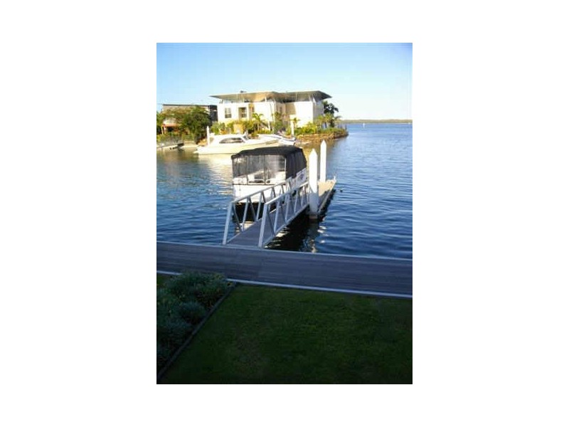 4/27-29 Madang Crescent, Runaway Bay QLD 4216