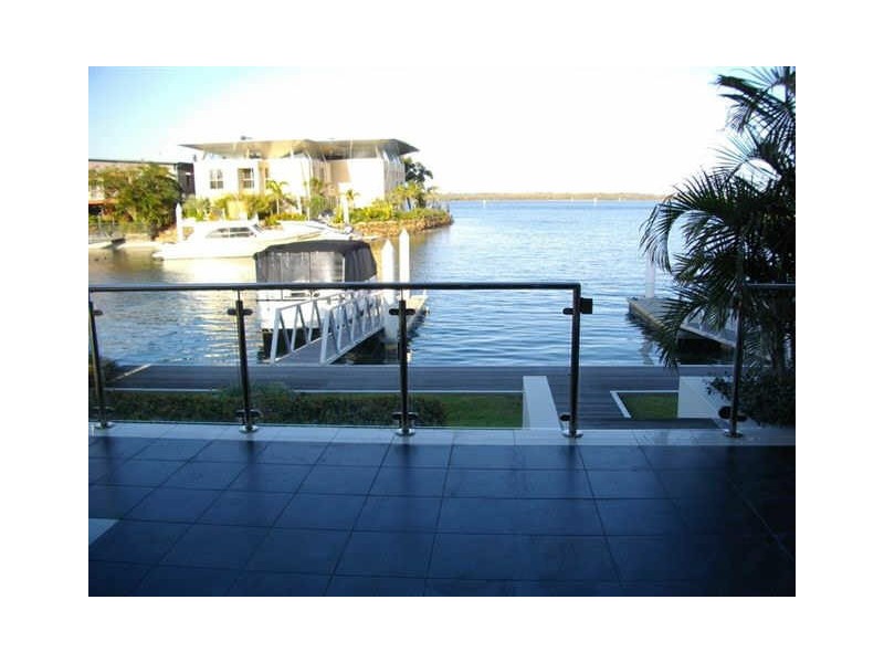 4/27-29 Madang Crescent, Runaway Bay QLD 4216