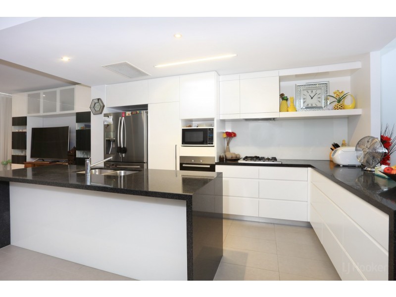 4203/2 Sunset Avenue, Paradise Point QLD 4216