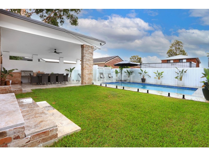 36 Tallara Street, Coombabah QLD 4216