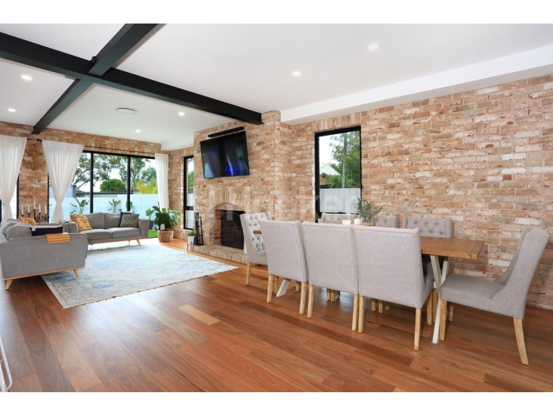 36 Tallara Street, Coombabah QLD 4216