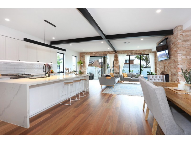 36 Tallara Street, Coombabah QLD 4216