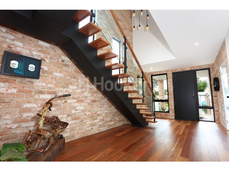 36 Tallara Street, Coombabah QLD 4216