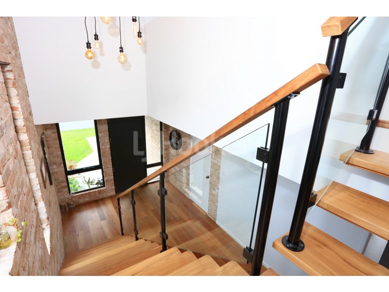 36 Tallara Street, Coombabah QLD 4216