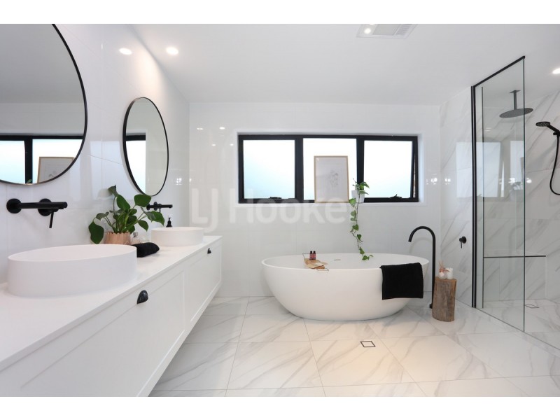 36 Tallara Street, Coombabah QLD 4216