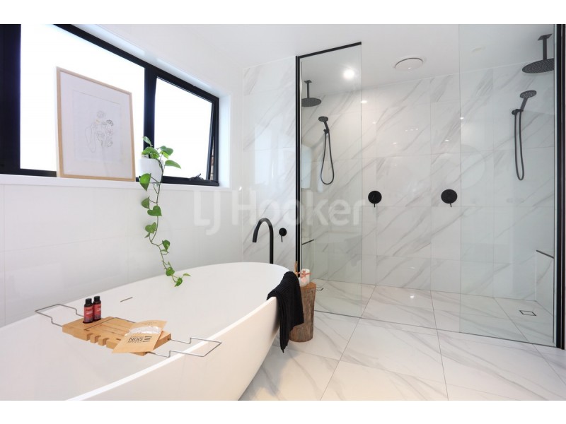 36 Tallara Street, Coombabah QLD 4216