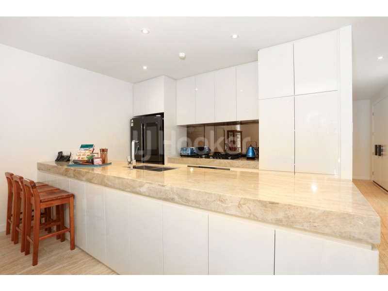 2492 The Parkway, Hope Island QLD 4212