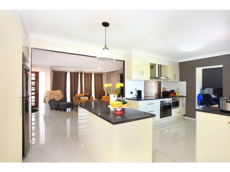 16 Hansford Road, Coombabah QLD 4216