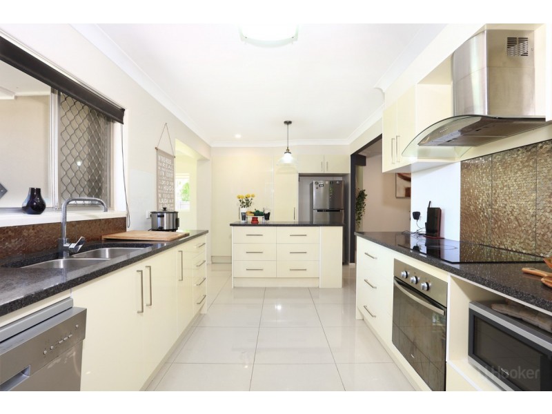 16 Hansford Road, Coombabah QLD 4216