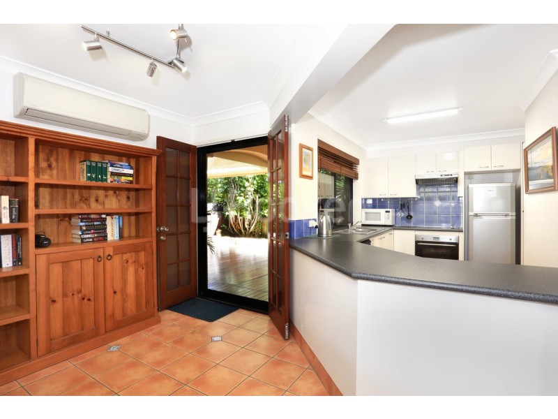 1/95 Pohlman Street, Southport QLD 4215